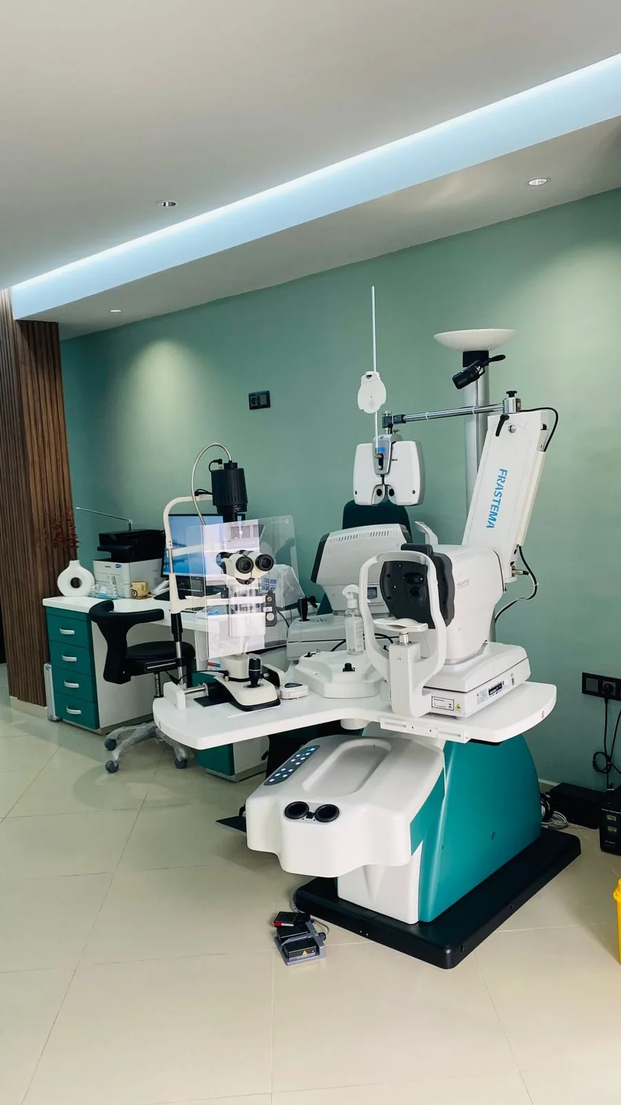 Équipement ophtalmologique moderne Salé
